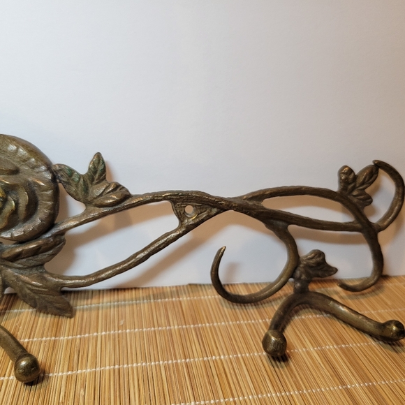 Vintage SPI Wall Cast Metal Rose Flowers Elegant Wall Hung Coat Rack - Picture 5 of 7